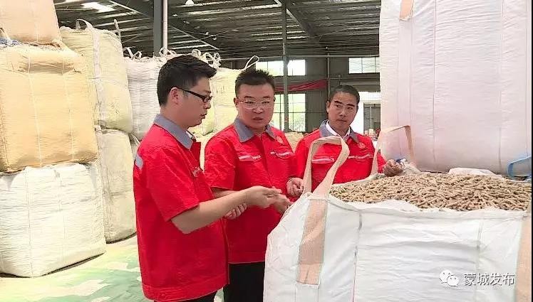 咦，麥收已過，地里的小麥秸稈去哪了?